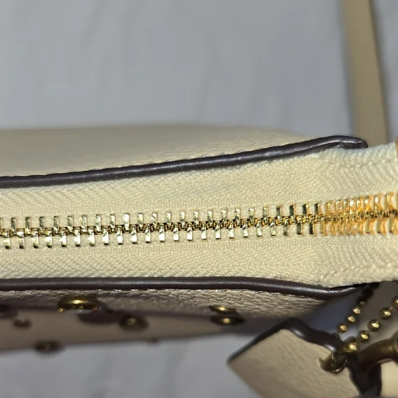 Coach Cream and Gold Shoulder Bag with Structured Design - Picture 7 of 8